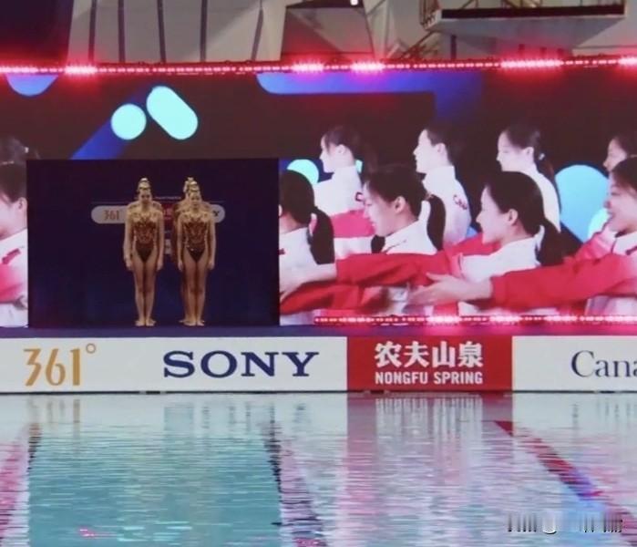 北京时间6月20日，花样游泳世界杯加拿大站再传捷报，中国队单日斩获两金一银。