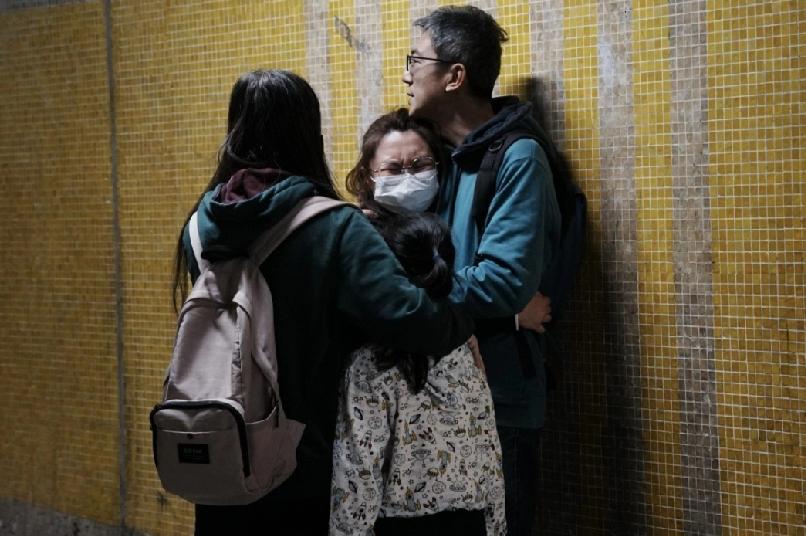 香港大埔宏福苑（26日）发生五级大火，造成多人死伤，市民得悉自己的家园被焚毁，情