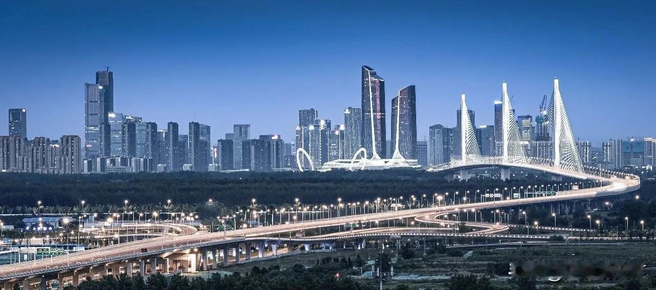 合肥一知名奶茶品牌开进南京，南京市民态度非常热情互联网上，有时候会给人错觉，觉