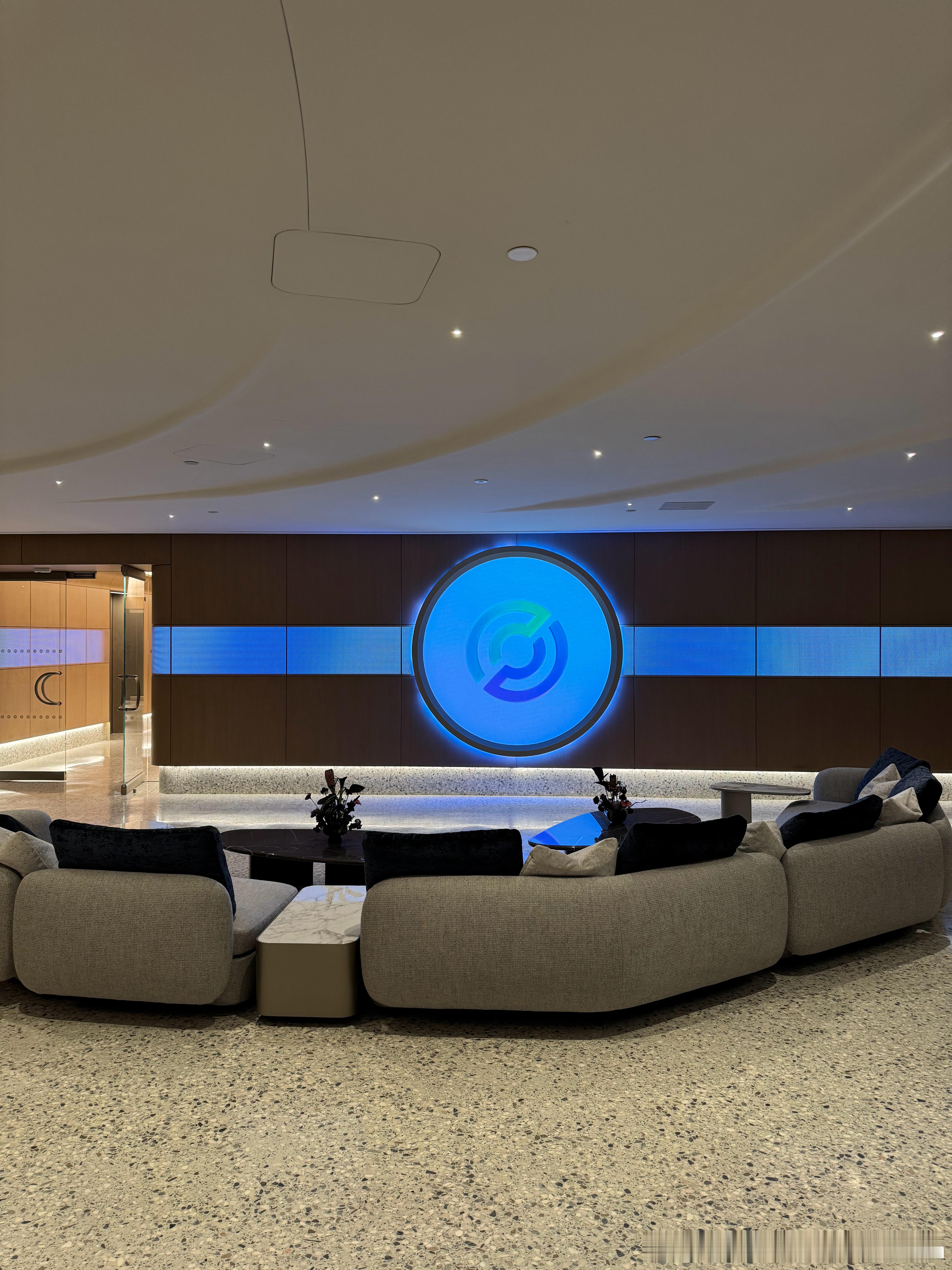 特朗普政府批准首批加密货币银行Circle、Paxos和Ripple等公司