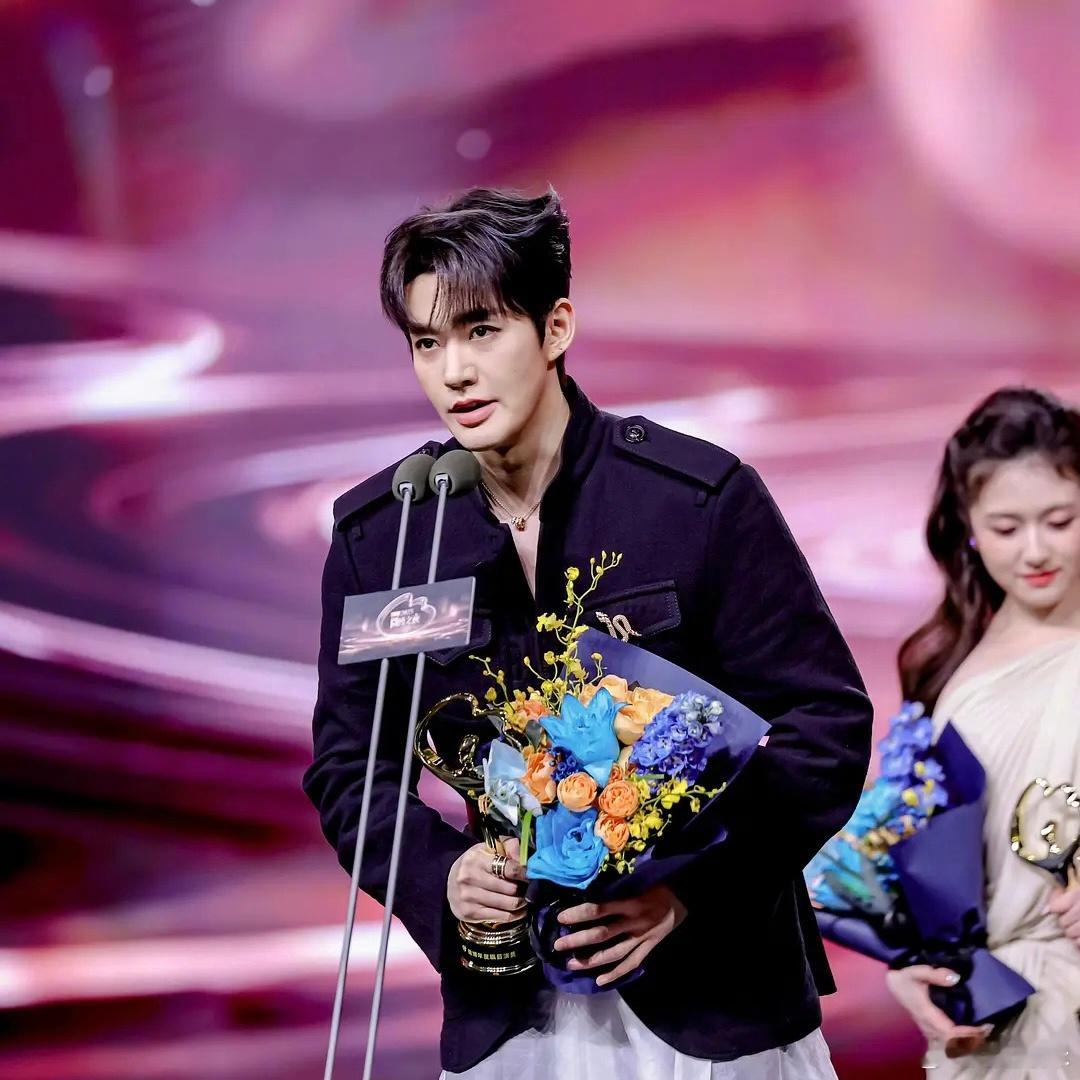 邓为这摄影师炒了吧！这样出图显的花期真的好短