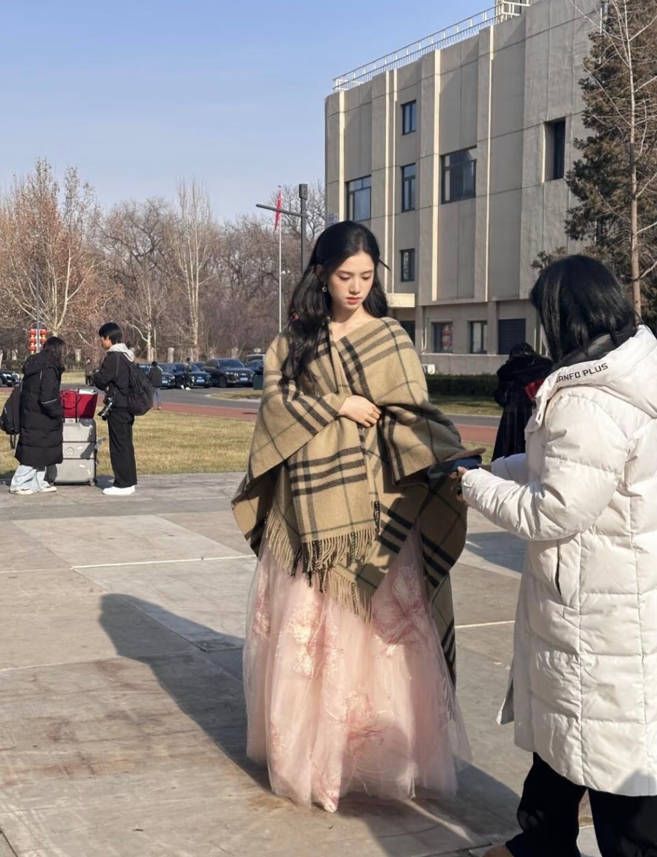 张婧仪路人视角