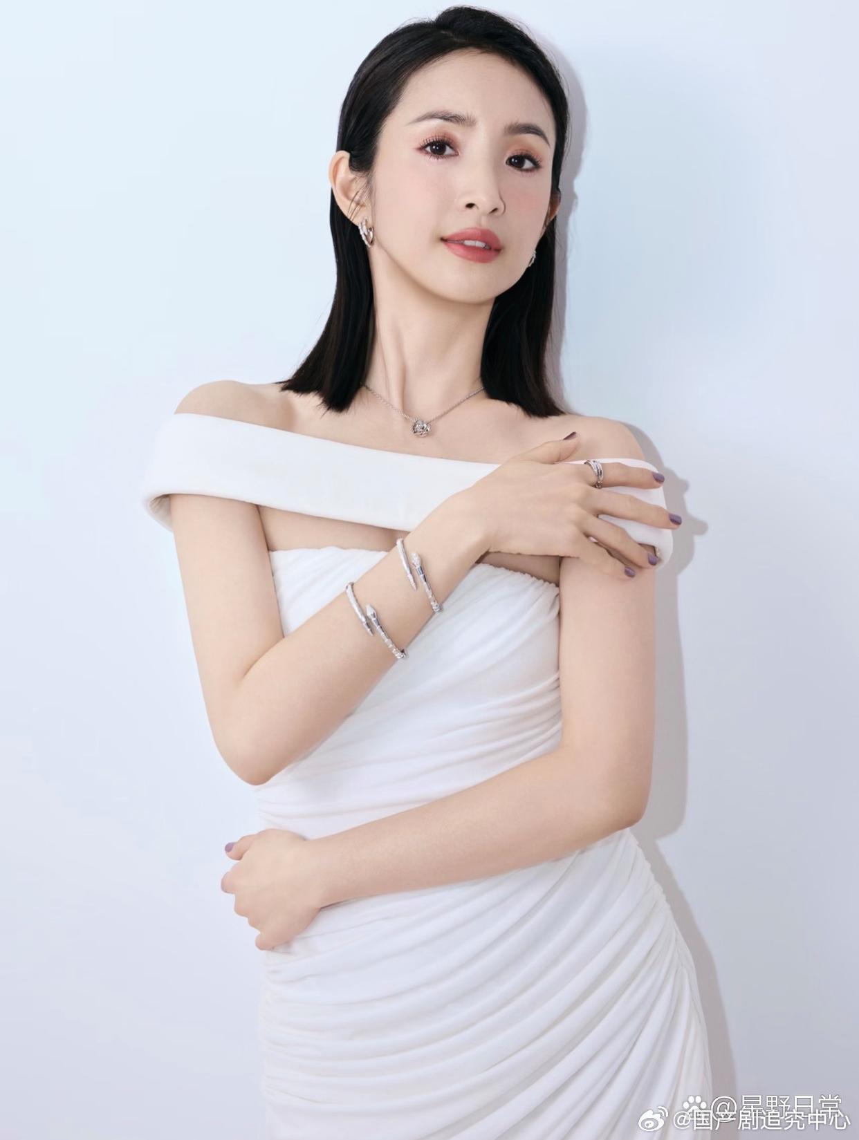 1.林依晨内心其实很介意外界对她婚姻的议论。于她而言，日子过得好不好自己心里有