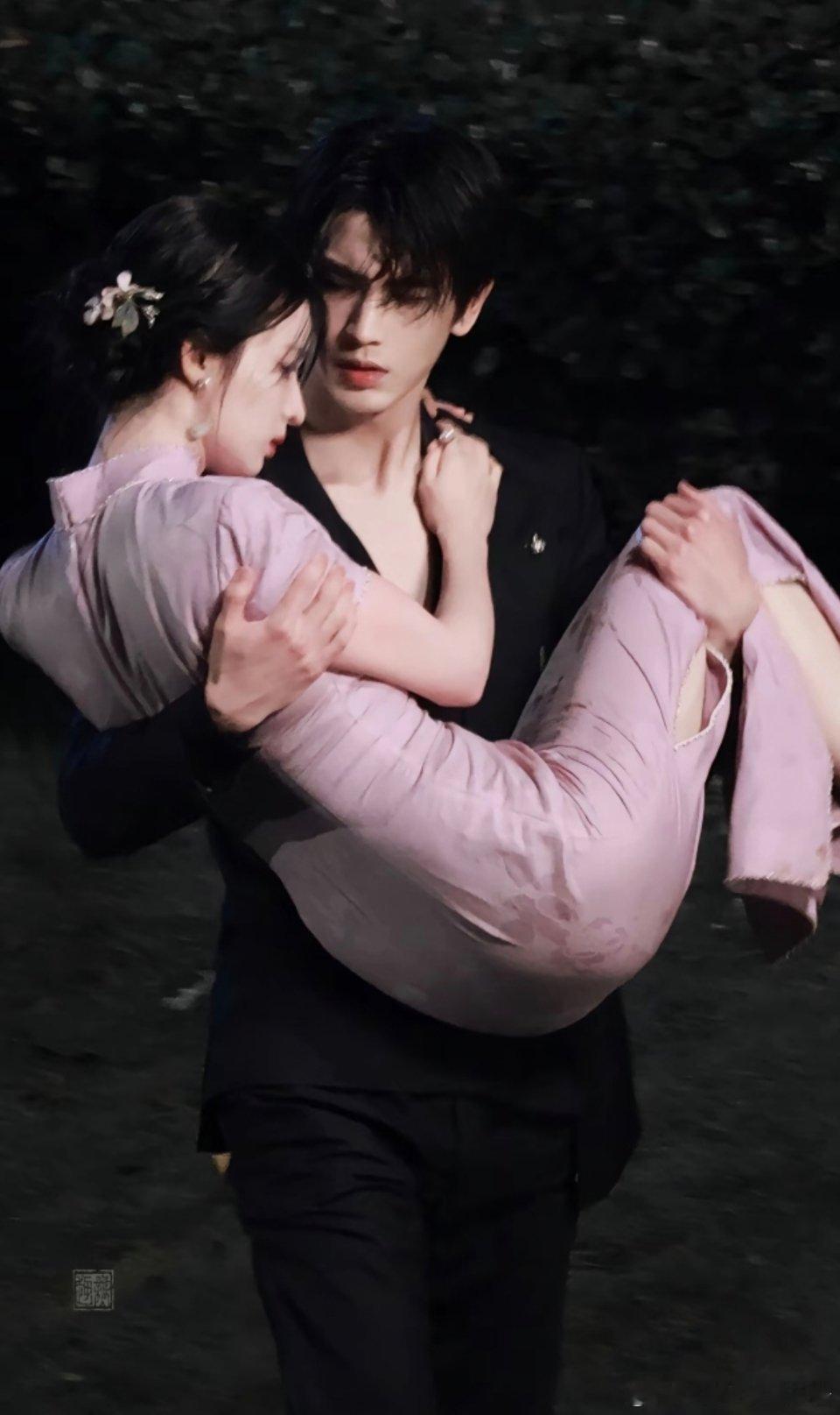 张凌赫王楚然VS曾舜晞陈都灵，大家更磕哪对CP?