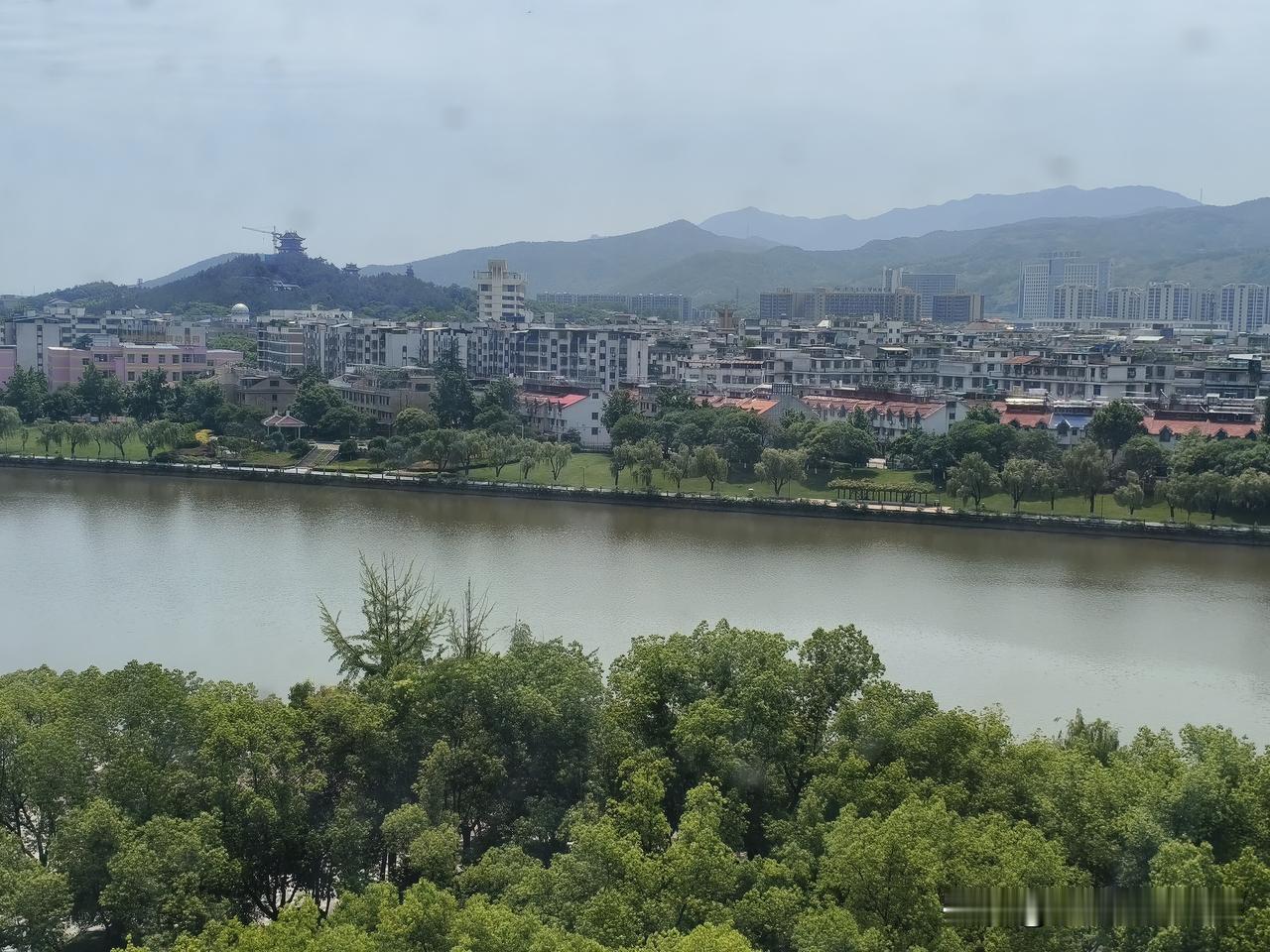 沉睡的公积金突然活了！你的这笔钱，现在能拿来干这几件大事如果你的公积金账户里