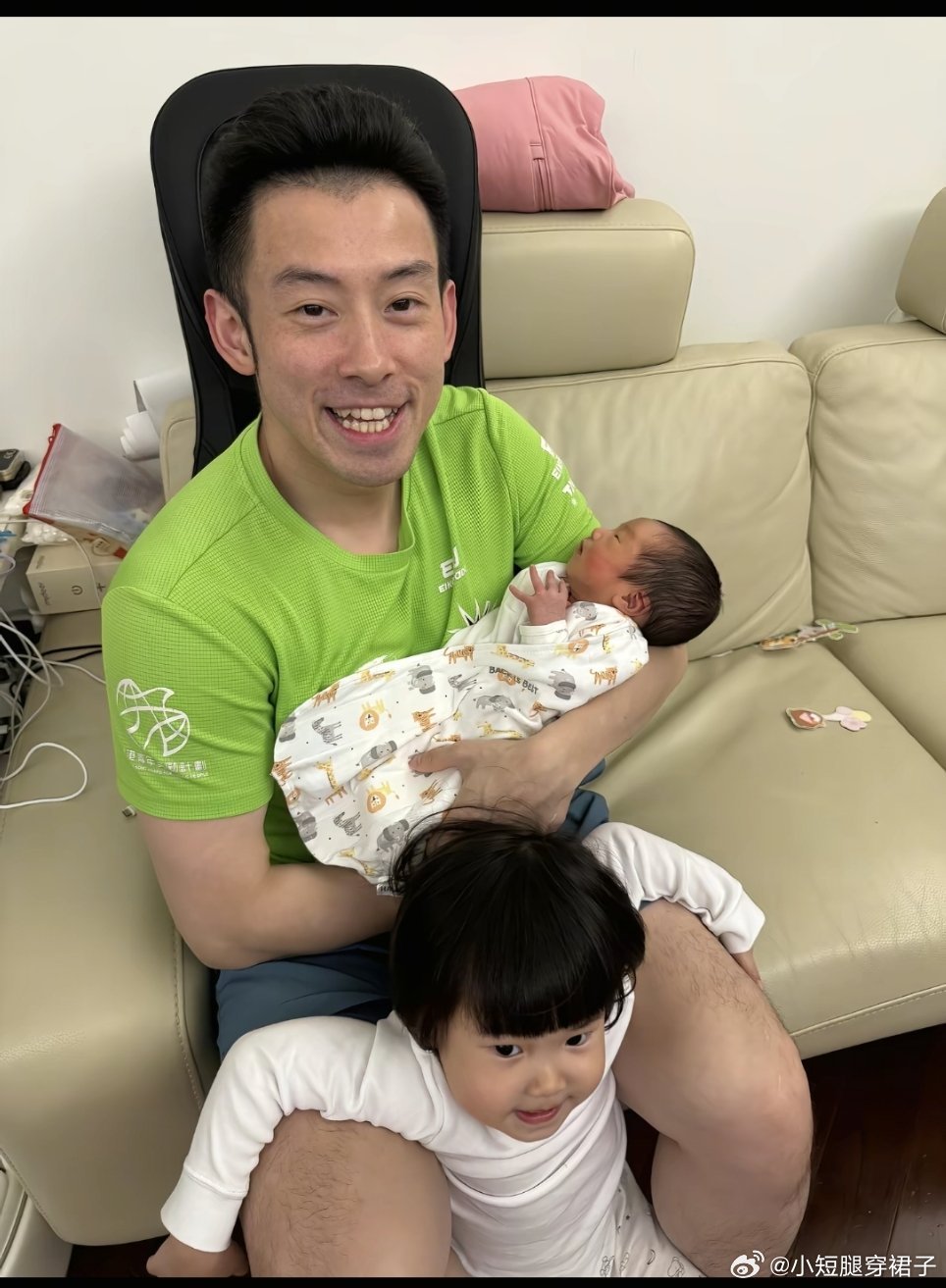 黄镇廷二胎得子，恭喜大圣儿女双全。