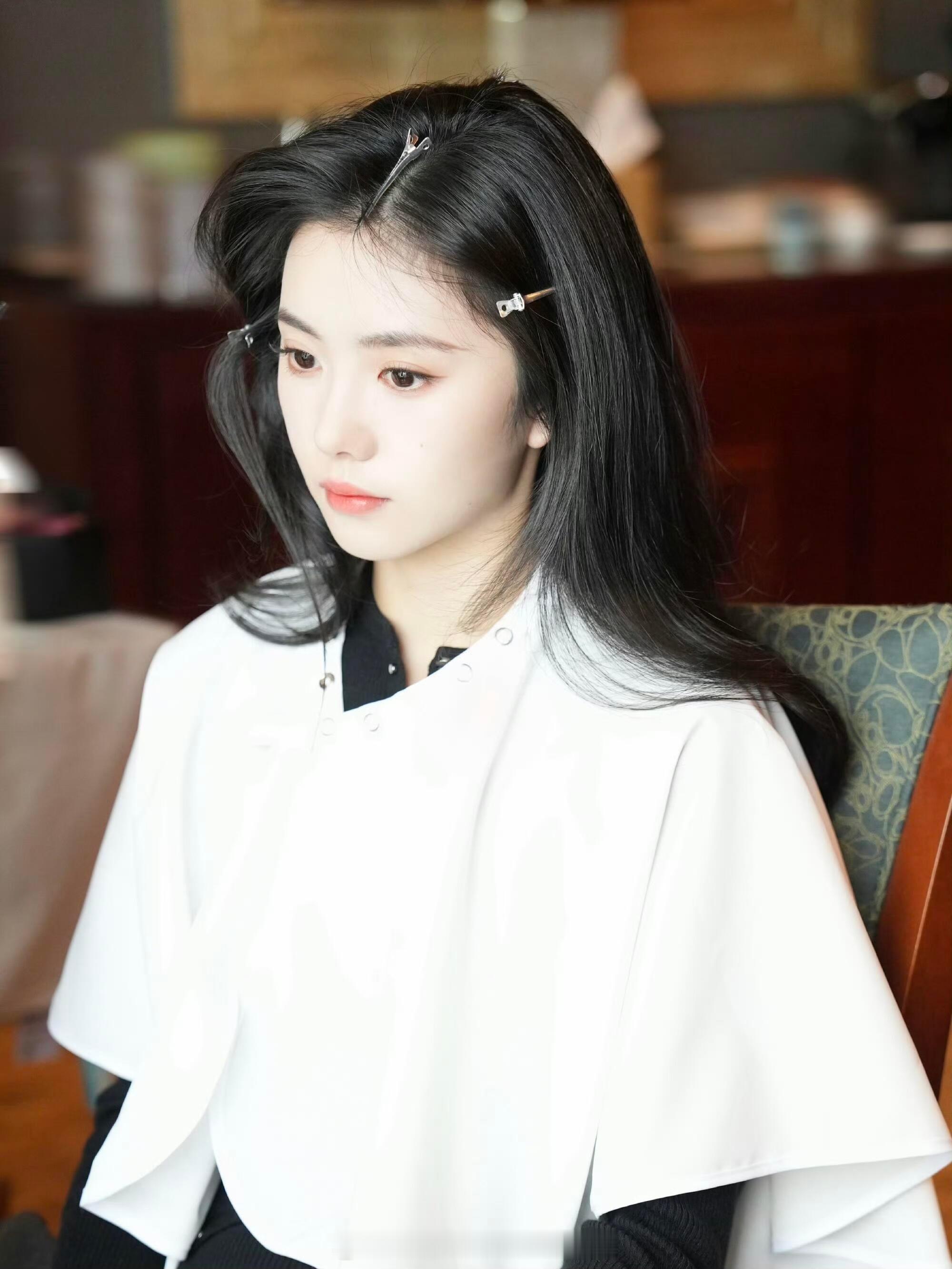 刘浩存工作室罕见他拍第一张莫名裴裴姐美鼠惹🥰​​​