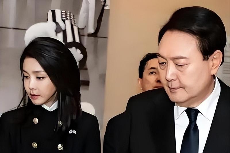 重磅消息，尹锡悦麻烦大了！韩国首尔，8月11日，一场本应聚焦前总统命运的庭审