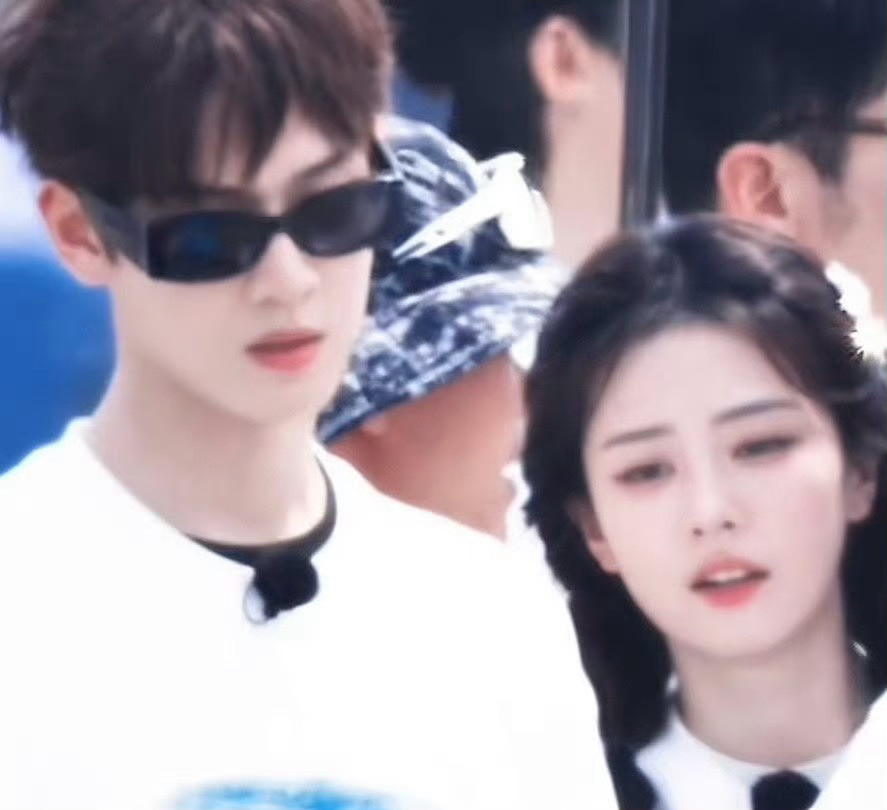 李昀锐白鹿的CP超话都有了“昀妍袅袅”，那么孟子义李昀锐的CP粉怎么看？白