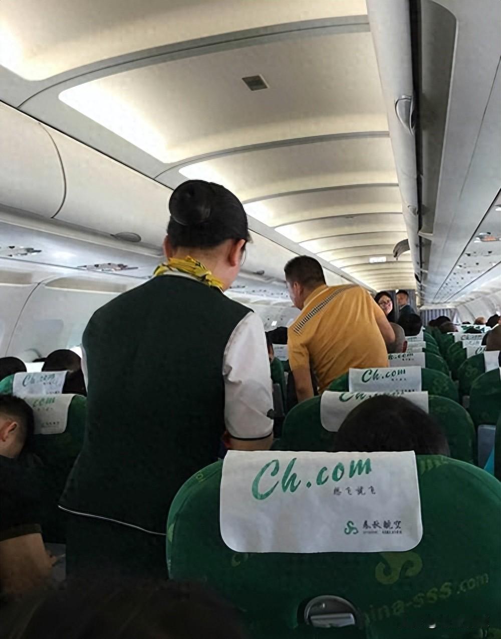 省钱省到飞机翅膀上，三大航集体亏钱它却狂赚22亿，这钱到底怎么省出来的？春秋航