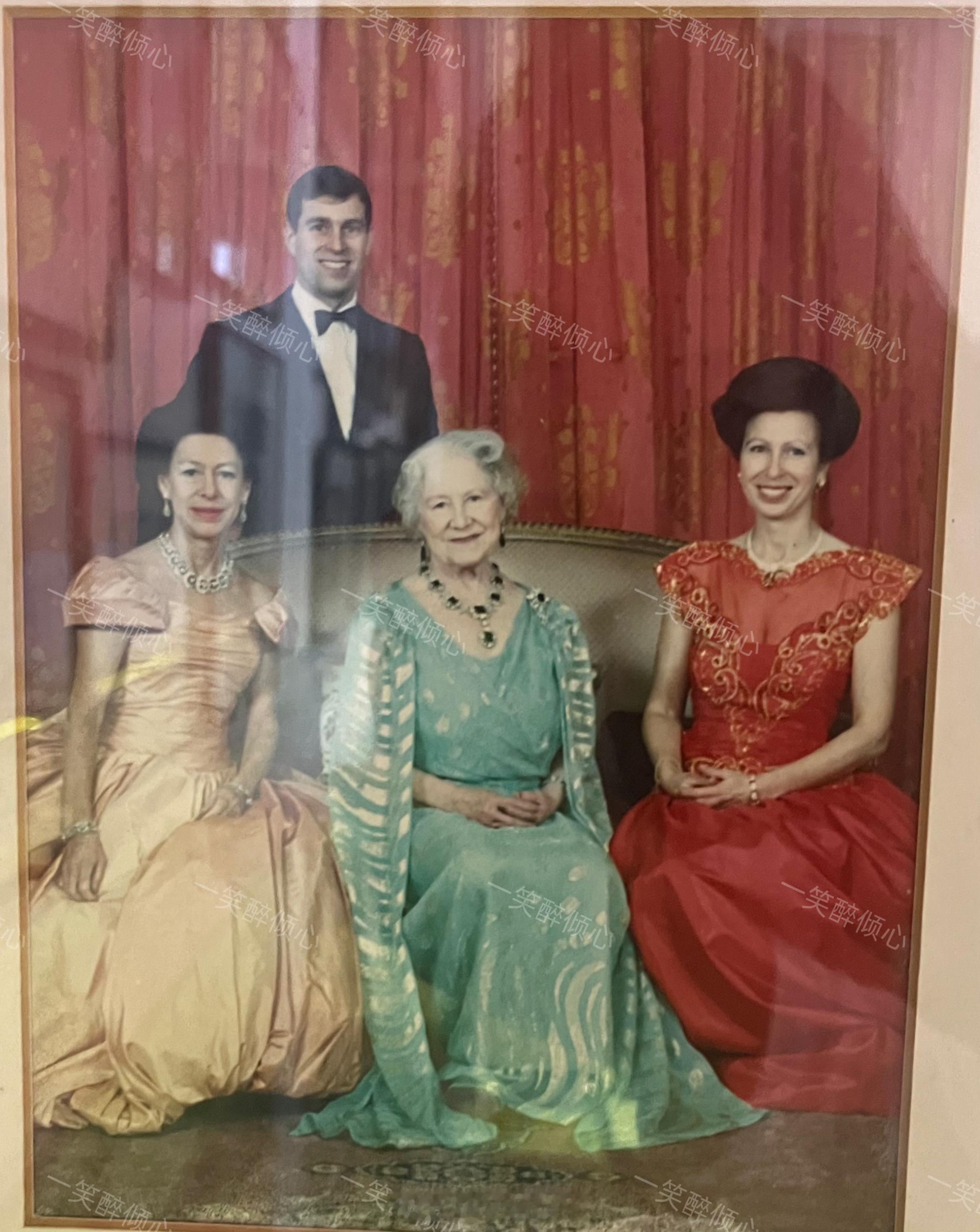 英国王室1990年12月13日，伊丽莎白二世女王和爱丁堡公爵菲利普亲