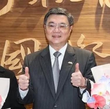 新党的人前两天跑到台北地检署去告发了民进党的卓荣泰，检举卓荣泰自费包机到日本看棒