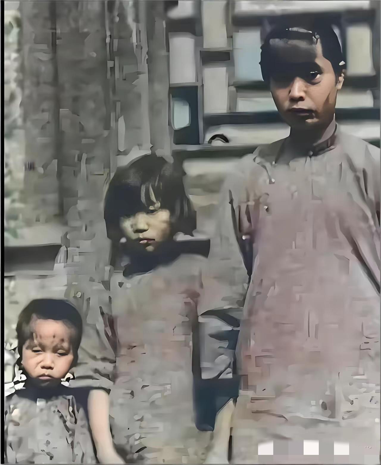 1927年，中国共产党的主要创始人之一李大钊先生就义后，照片上是他的三个孩子，长