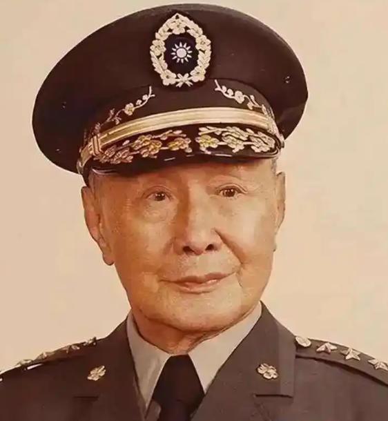 解放战争打到后期，59岁的何应钦早就看清了结局，1949年，他就安排人手把家里的