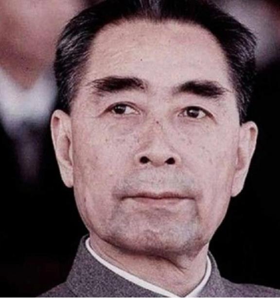 1973年，当周总理得知“密使一号”吴石牺牲后，手里的笔“啪嗒”掉在桌上。立马拿