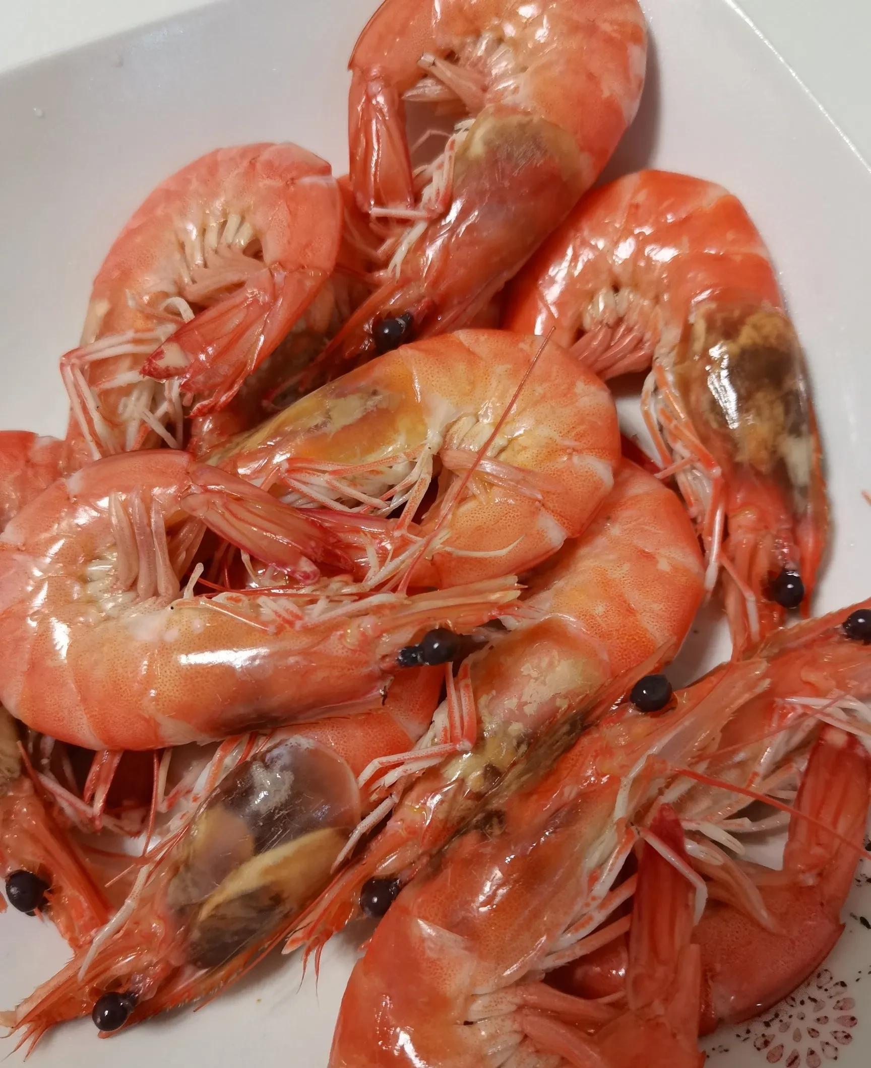 婆婆做饭我们不吃，我们做饭婆婆也不吃，一家四口，三餐各做各的。晚饭时间，