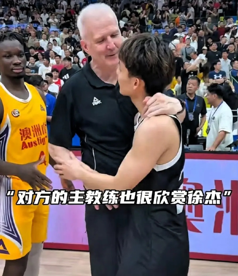 徐杰打服澳洲墨尔本老虎主帅，恕我直言！徐杰打墨尔本老虎34分25篮板，创造中国球
