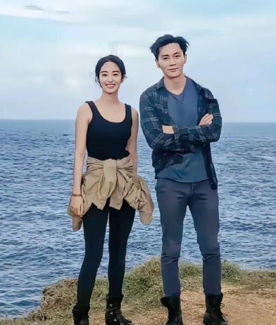 李晨旁边女士是谁？身材真好​​​