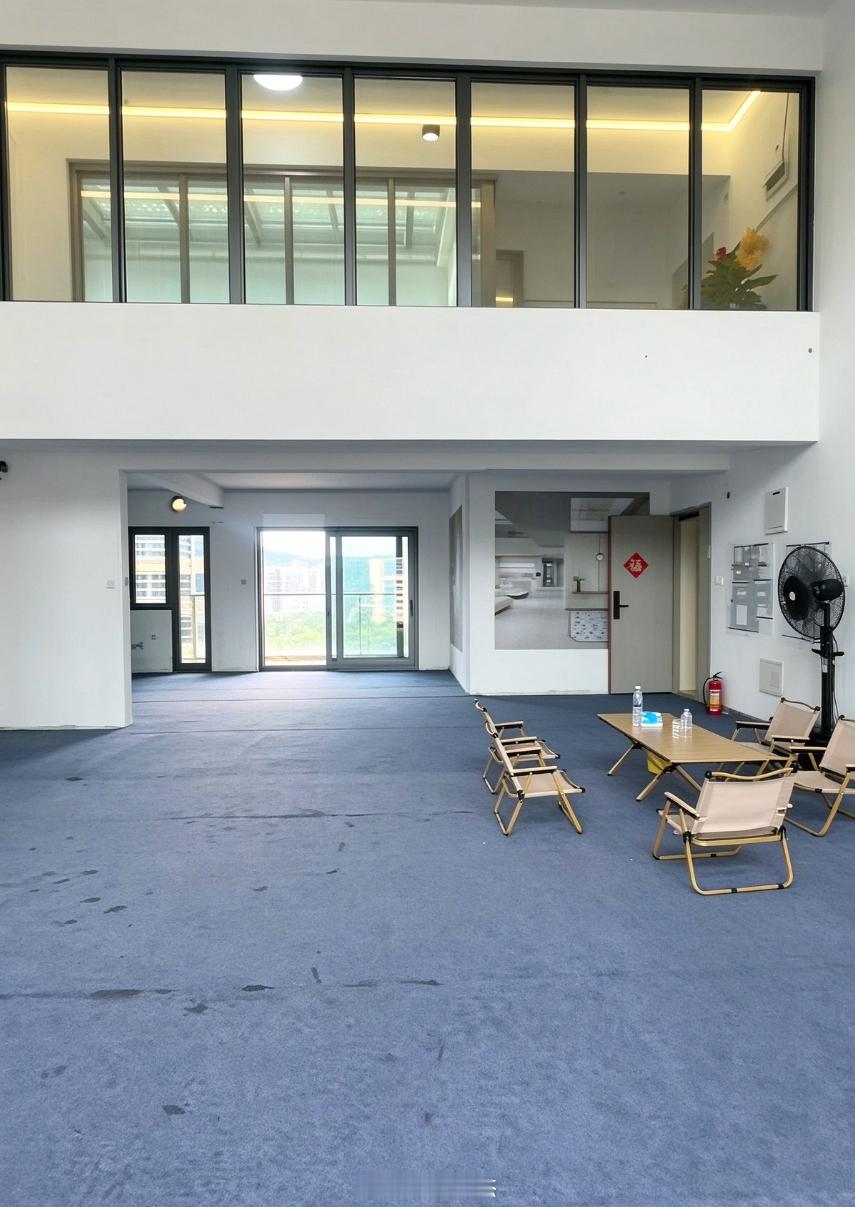 深圳福田香蜜湖深业中城400平顶复，毛坯，想卖8700万。算下来单价21.7万，