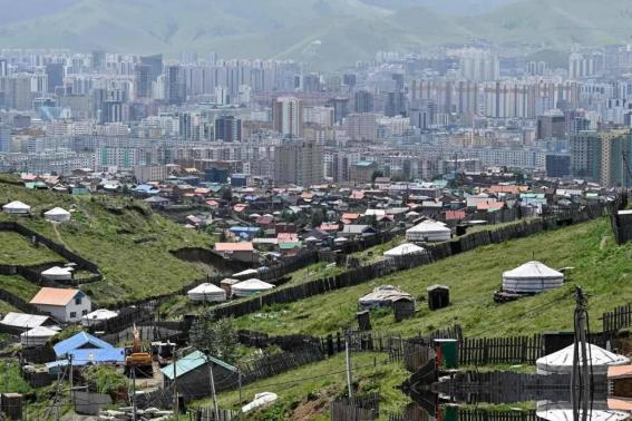 国际社会仍不尽快出手，外蒙古恐怕真会跌入危险境地。尽管眼下外蒙古国内已显乱象，但
