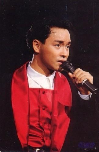 都说是因为谭咏麟和张国荣退出了乐坛的奖项，四大天王刘德华黎明张学友郭富城才能得以