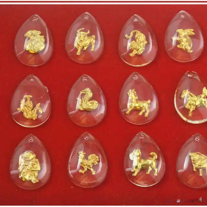 十二生肖每日运程（2026.08.18）🐭鼠：人际沟通顺畅🐂牛：有利