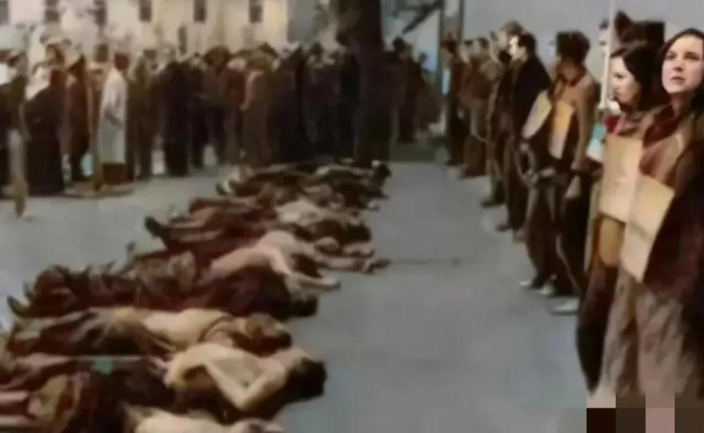 1945年5月，苏联红军攻入柏林后，大街上到处都是被他们虐待之后处死的女人！
