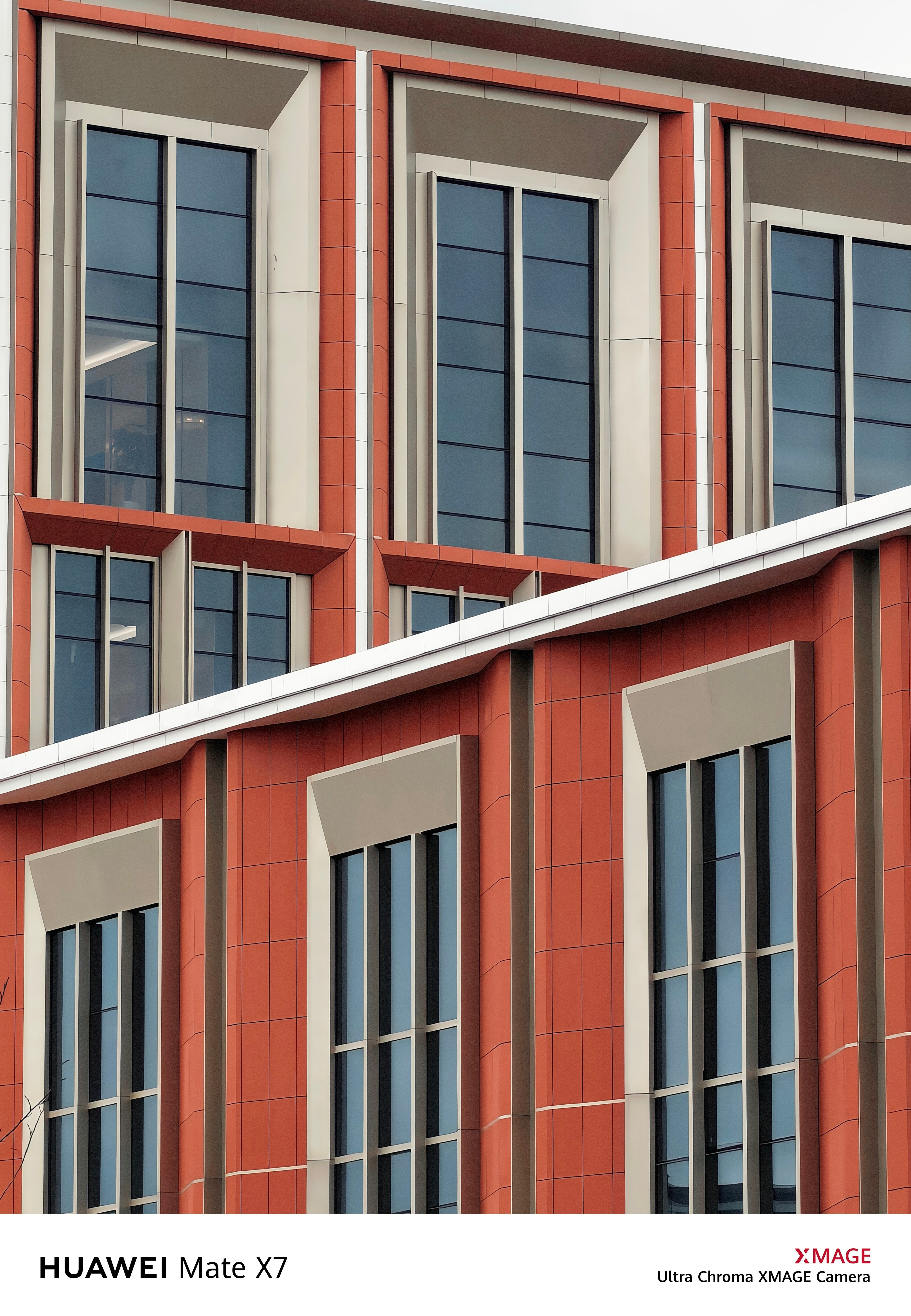 看了一下摄影大佬放出的华为MateX7样张，夜景和色彩表现确实比较出众，尤其是