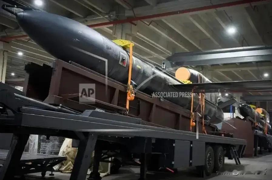 2026年2月12日凌晨，乌军使用FP-5“火烈鸟”导弹和无人机群对俄罗斯伏尔加