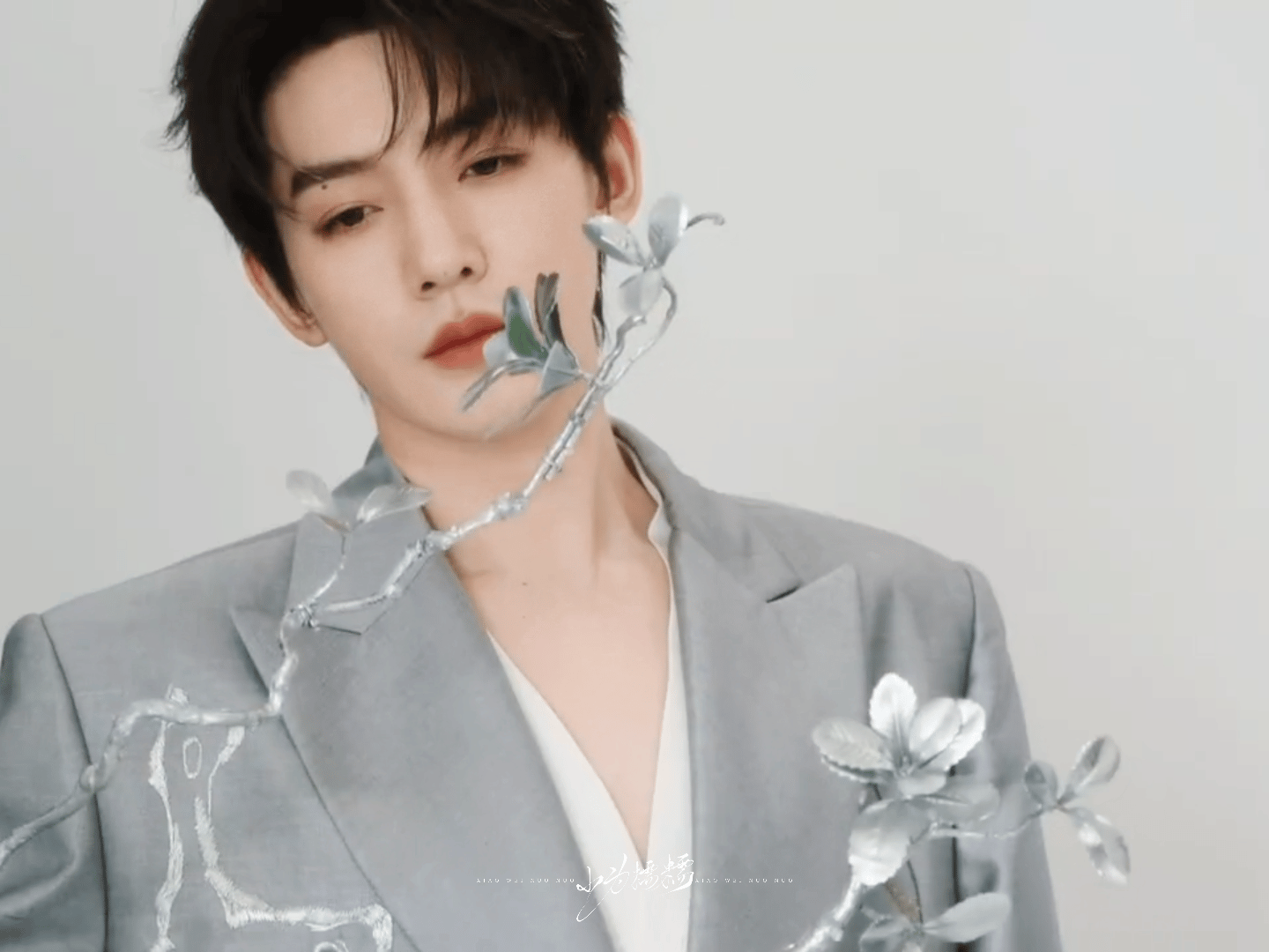 🍉邓为遭对家黑稿围剿是金子终会发光资源向好引针对，黑稿缠身难掩锋芒。