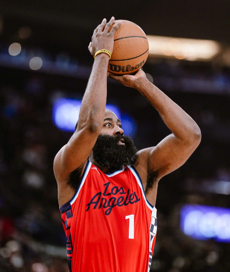 哈登打得太随意了，这种不够专注的心态影响了他职业生涯的高度，只要你上场，就应该全