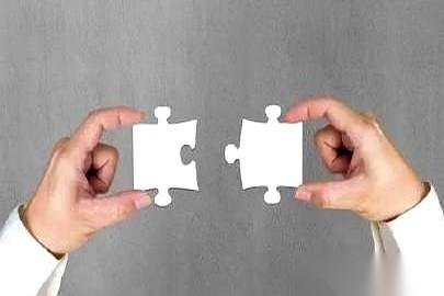 牌桌上，直接摊牌了。中金、东兴、信达，这三兄弟要合成一个了。一夜之间，一个万