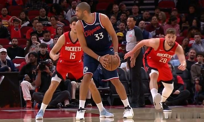 谢泼德不能上，谢泼德一上，就成为快船重点针对的对象，哈登和莱昂纳德都先后针对，导