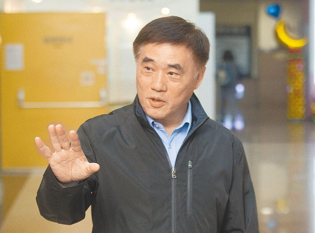 台北市前市长郝龙斌近期参选国民党主席呼声高，1日看望前主席吴伯雄，提到大家口中的