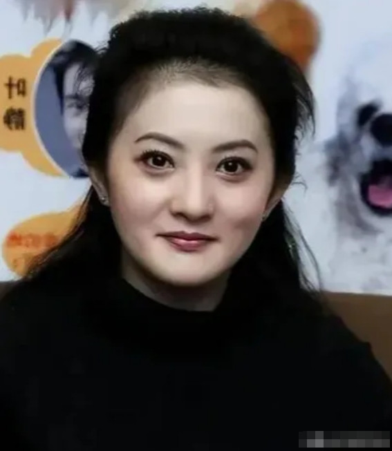 “小婉君”金铭44岁现状，个子太矮，事业受挫，单身未婚未孕。当年红遍大江南北的“