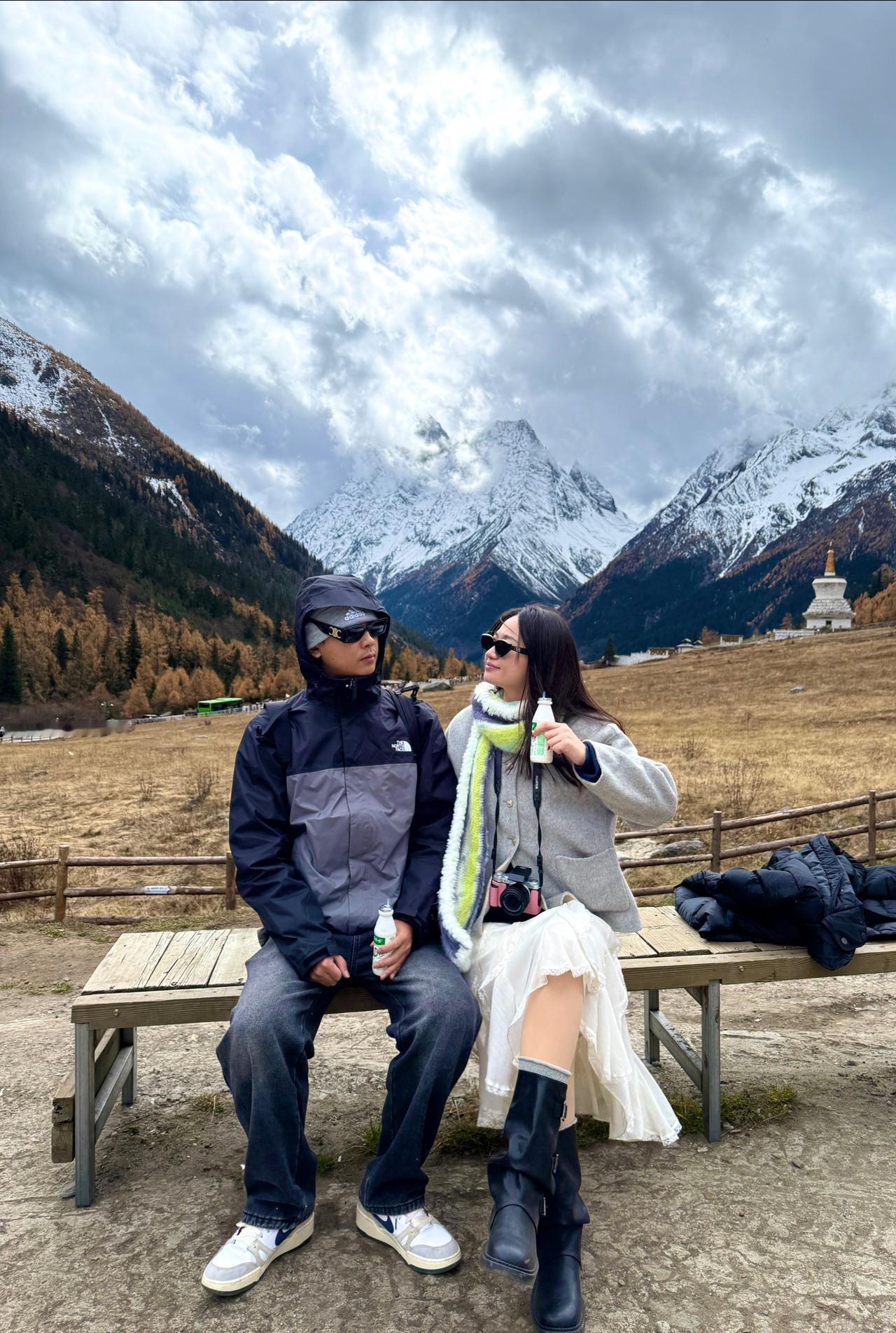 11.15去四姑娘山后转战新都桥一到山上就下雪非常幸运了四姑娘这个时候景色