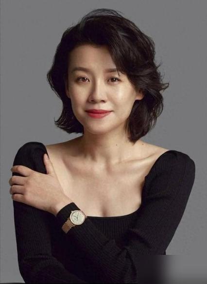 26岁拿了国际影后，事业刚要起飞的刘琳，当时一门心思扑在大她17岁的导演张黎身上