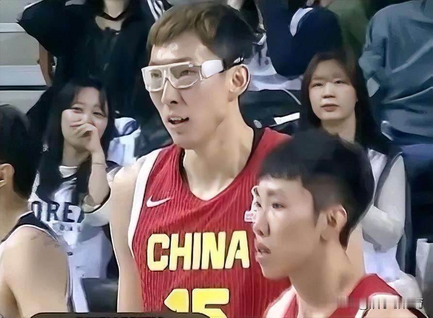 这才是国家男篮输球的真正原因，杜峰点评一针见血。一，防守，防守，防守，郭士强一