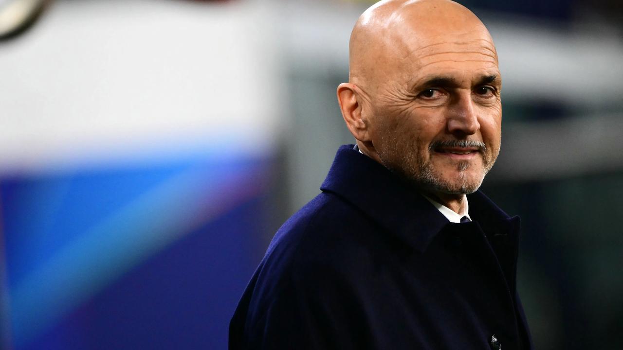 【尤文图斯专注争四明确建队方向库普坎比亚索进入待售名单】在被加拉塔萨雷淘