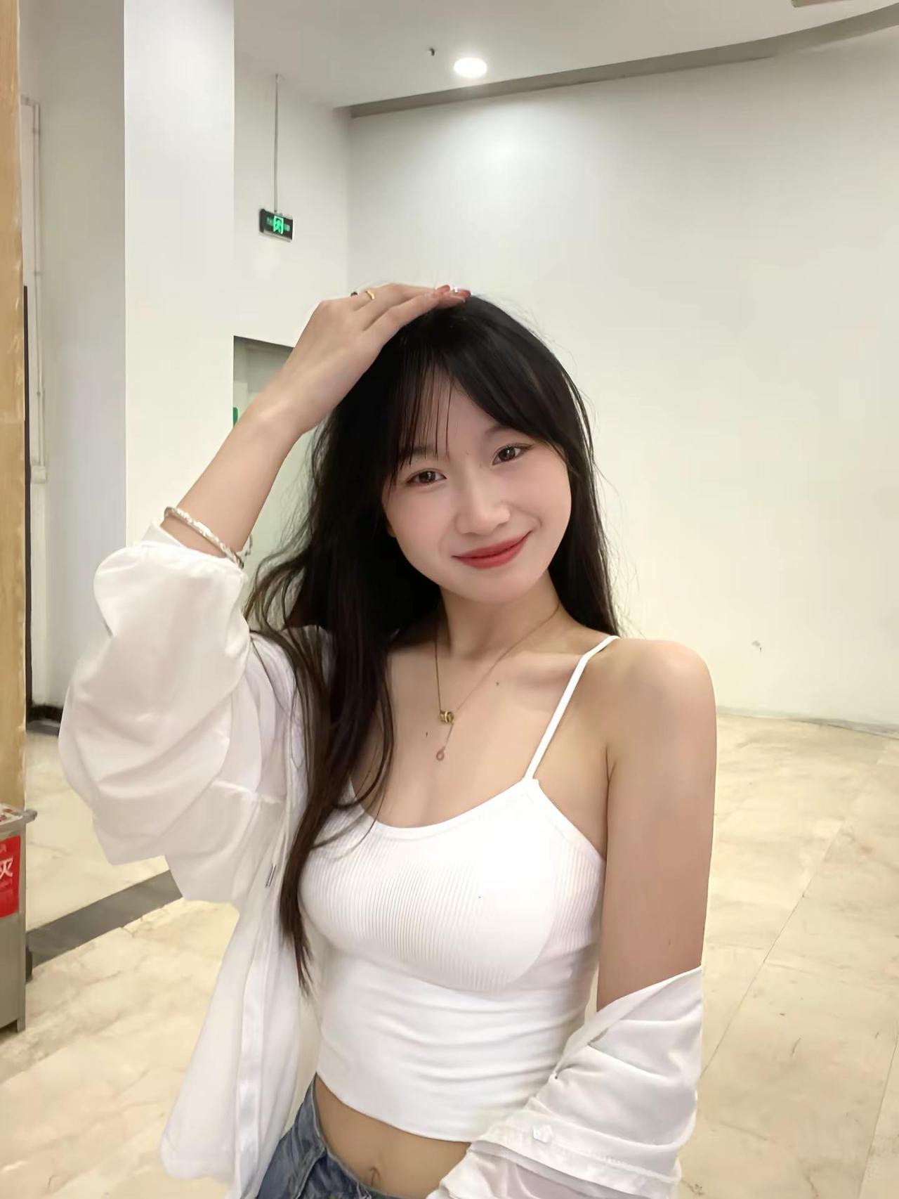 御姐拍照姿势甜系女孩已上线