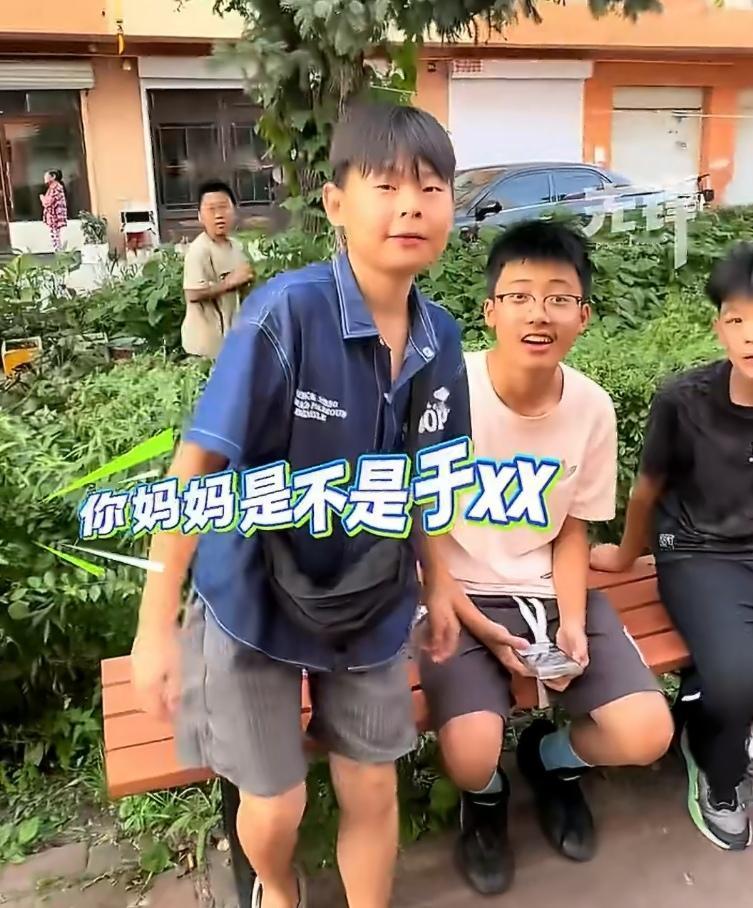 黑龙江五常，邓女士回老家探亲，迎面走来一个男孩，她盯着看了几秒，心里涌起一阵强烈