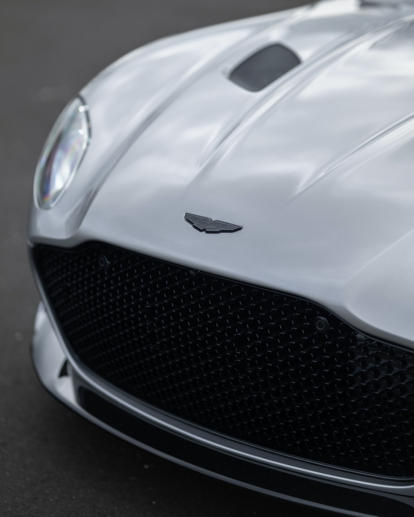 🇬🇧阿斯顿·马丁DBSV12🇬🇧🚀725马力..阿斯顿马丁d