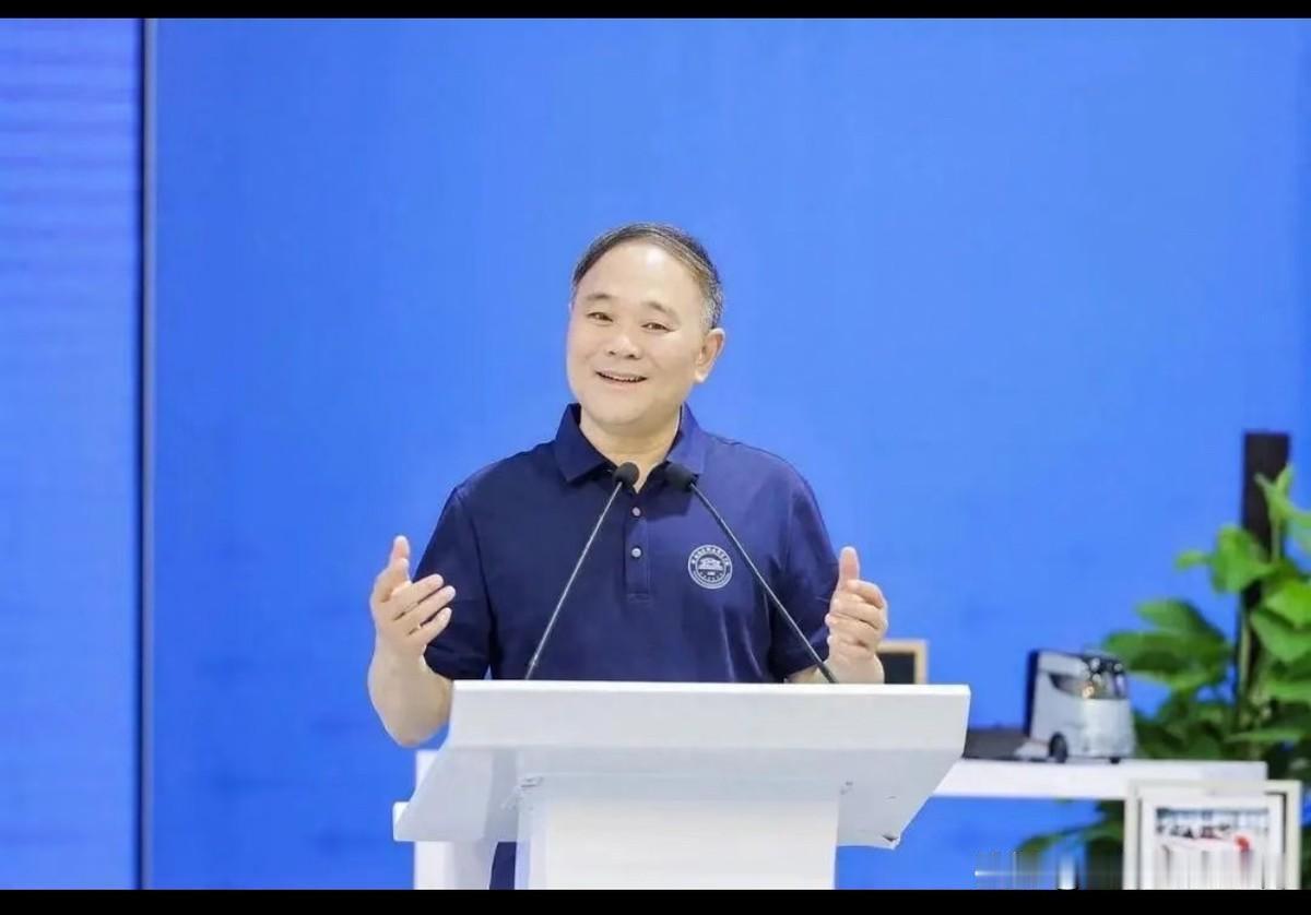 李书福直播说了一句话，没吉利培养的这帮人，新势力连车都造不出来。这话听着狂，但
