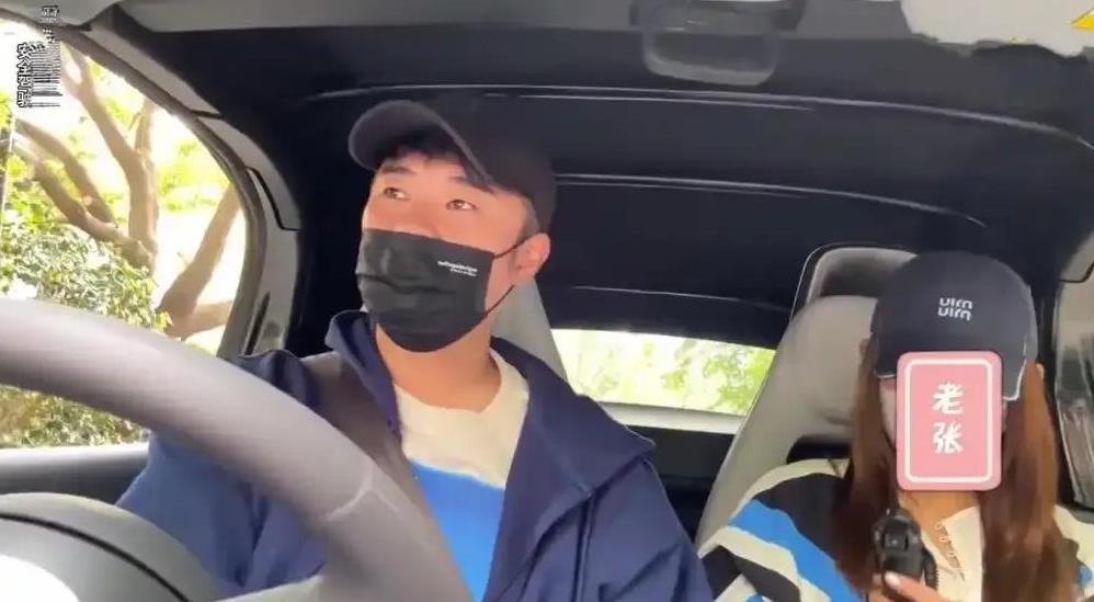 我问我老公，陈赫现在火锅店开得这么火，为什么发视频还要给张子萱打码？我老公说，