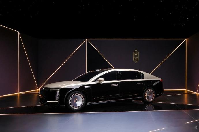 最近跟朋友蹭过一次尊界S800，后排那零重力座椅调完是真得劲，靠一会儿差点睡着，