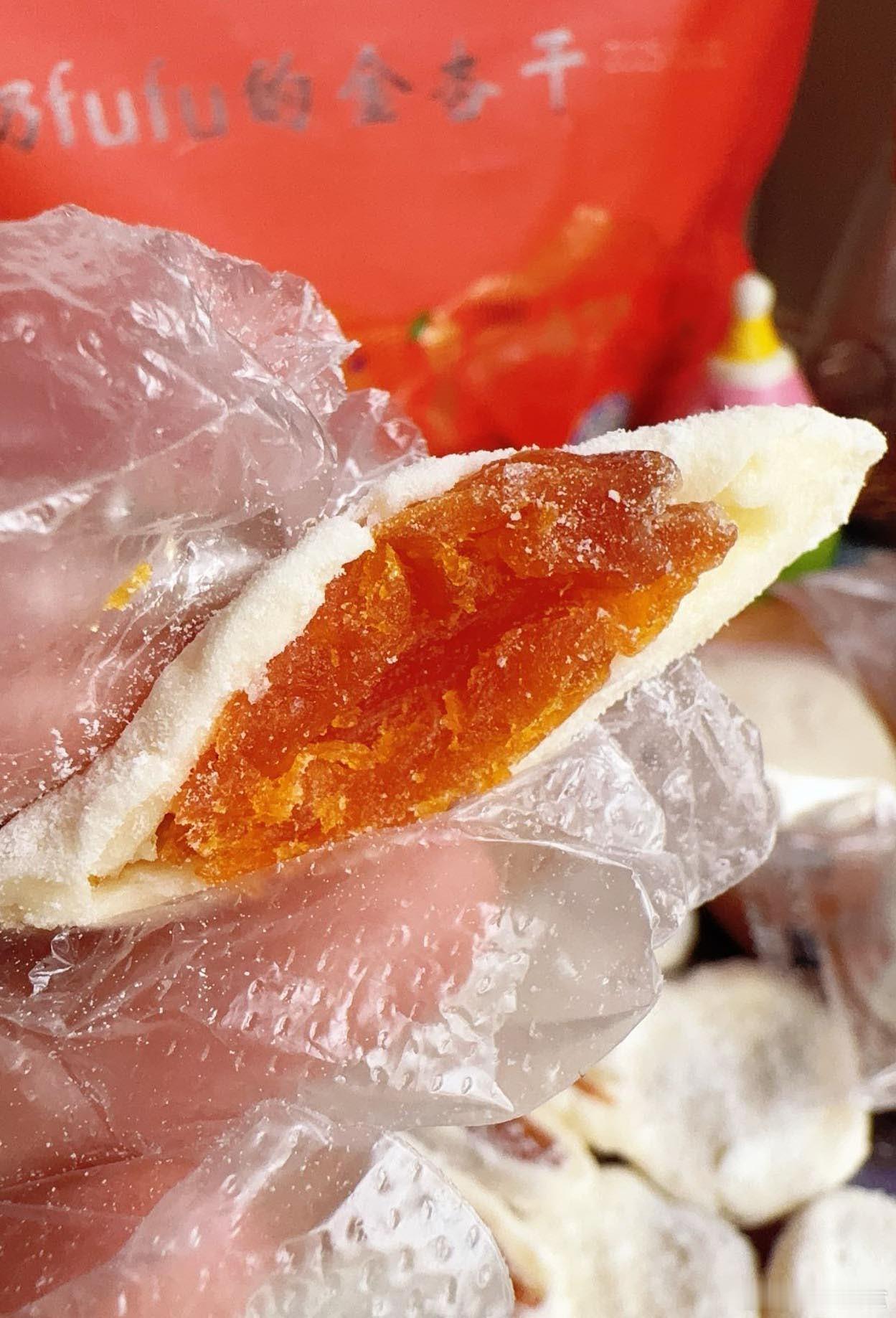 最近试了很多健康小零食，吃到一个新鲜东西，奶杏，跟奶枣口感有点像，但是整体会更软