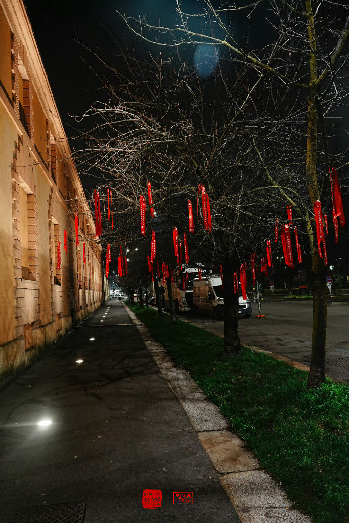 肖战米兰Gucci看秀应援肖战红丝带应援肖战米兰Gucci看秀应援，肖战红丝