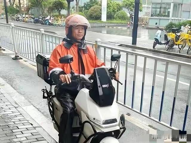 上海外卖员潘兆斌：每天跑80单养家糊口，关键时刻这一举动，惊动了中央政法委！