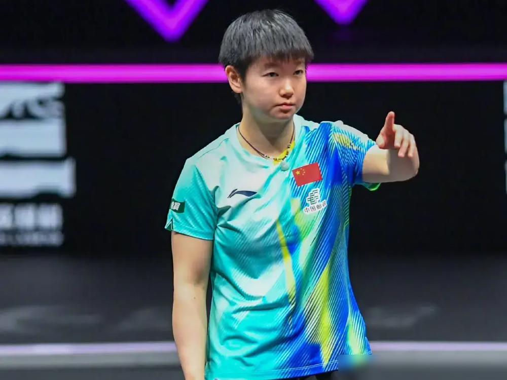 2-11崩盘，孙颖莎罕见黑脸，赛后独自生闷气！教练组这回真得慌了。你以为是