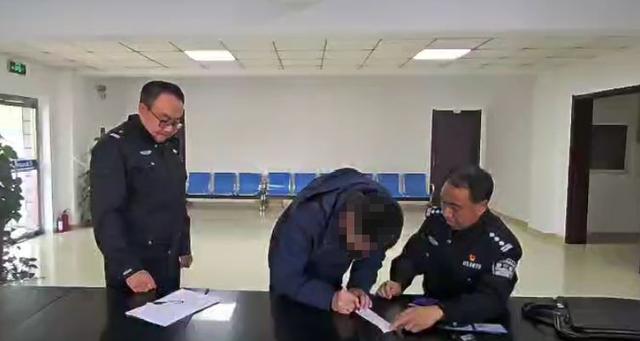 8人穿“警服”为婚礼开路, 呼和浩特警方: 处罚